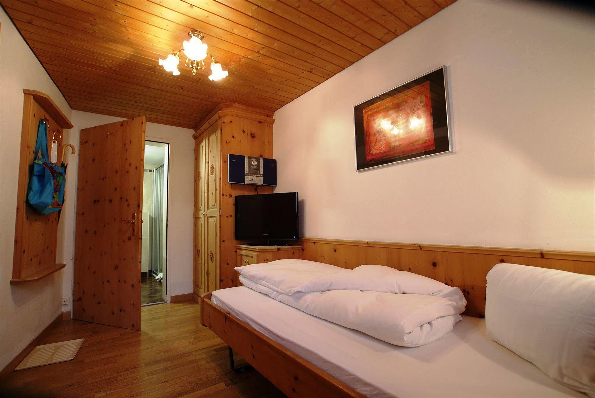 Hotel Astras ชกูอล ภายนอก รูปภาพ