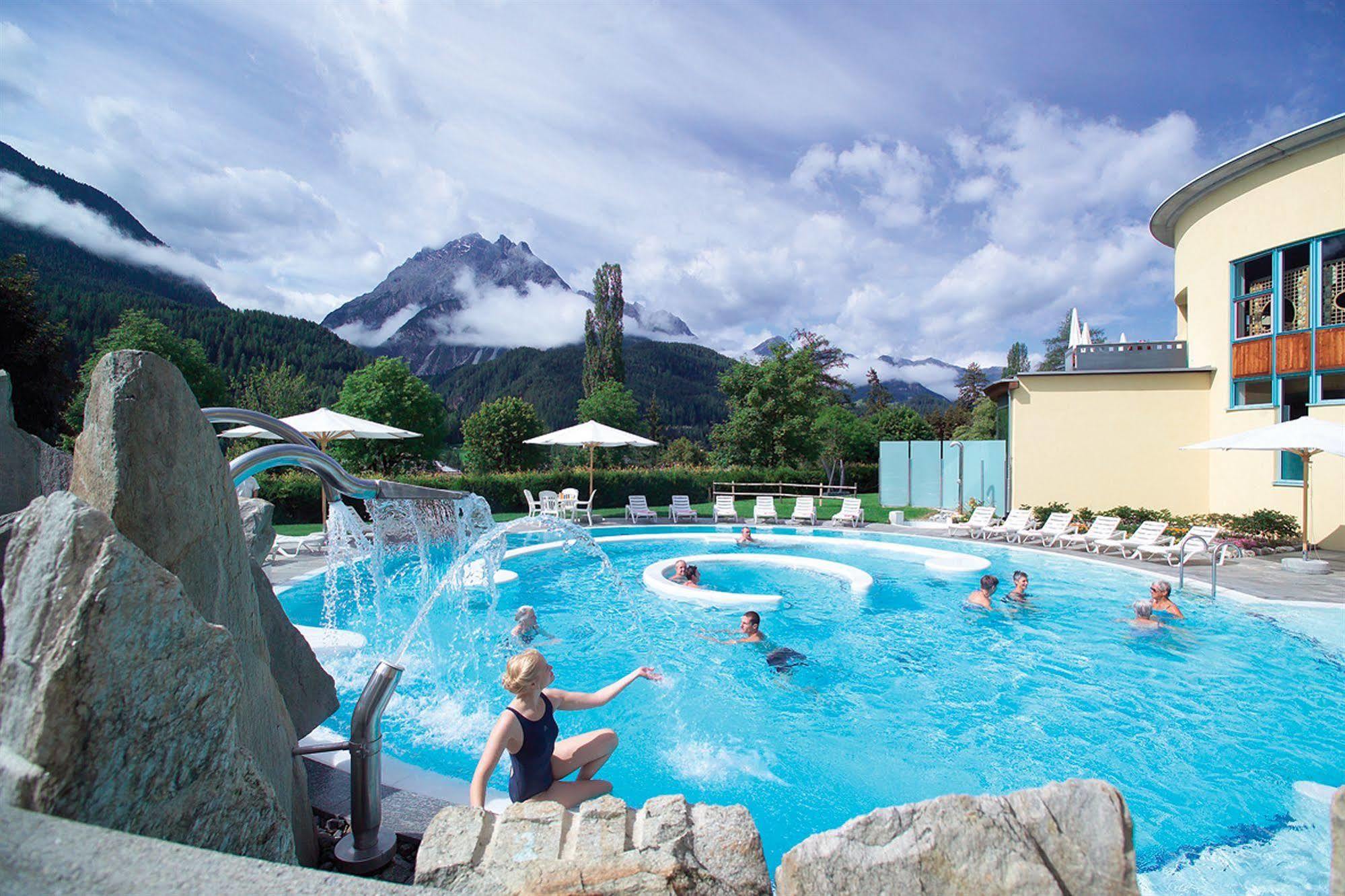 Hotel Astras ชกูอล ภายนอก รูปภาพ