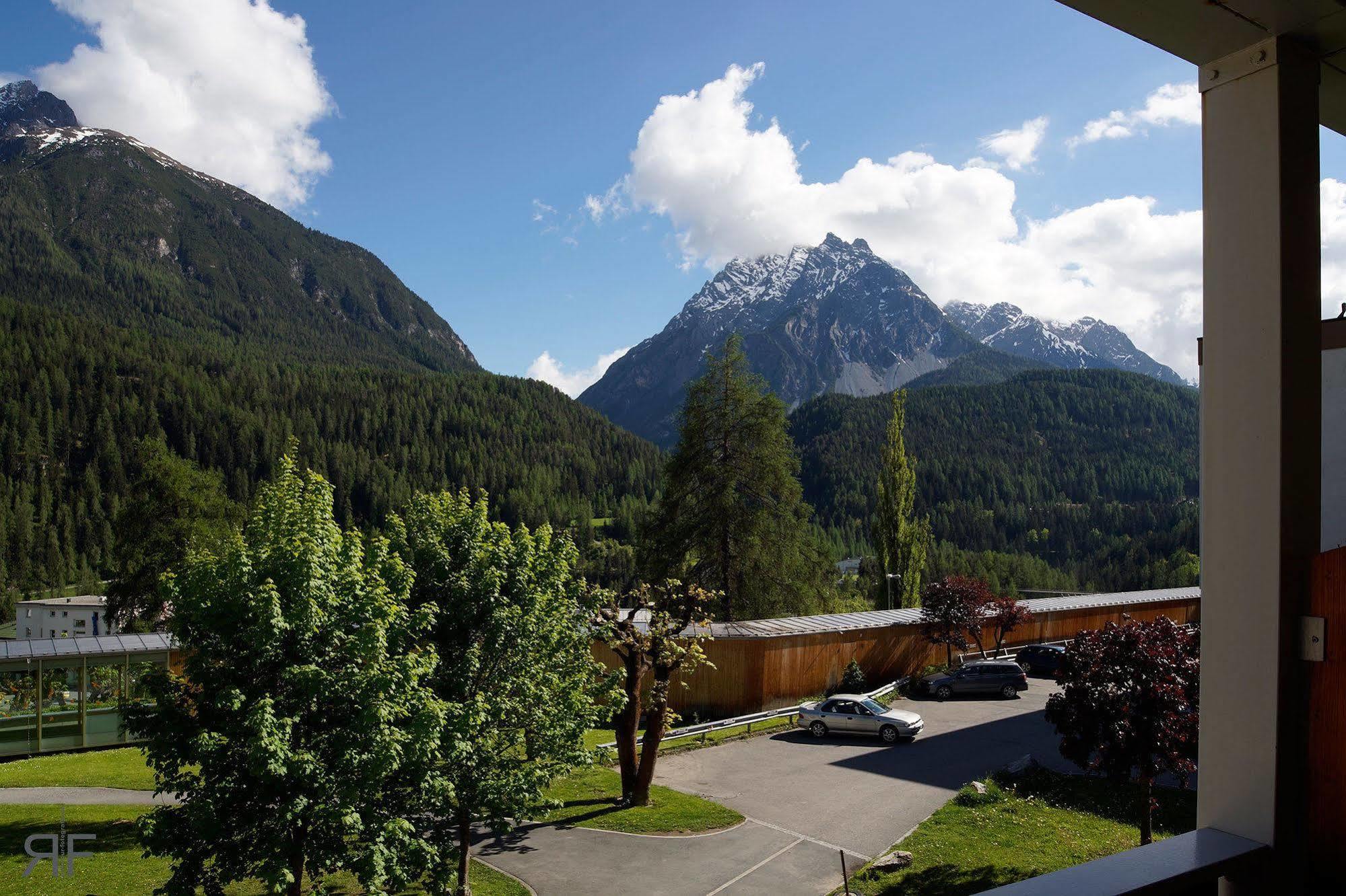 Hotel Astras ชกูอล ภายนอก รูปภาพ